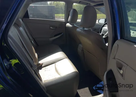 2013 Toyota Prius Four z USA, uszkodzony, nr VIN JTDKN3DU4D1624747